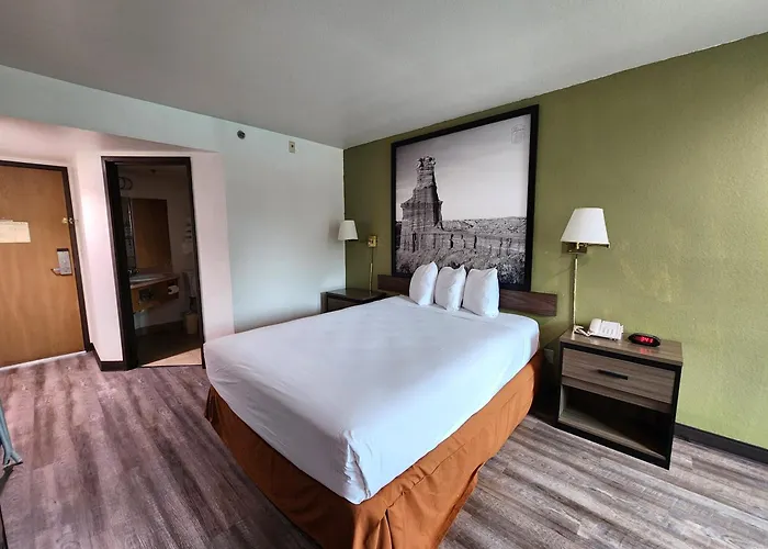Super 8 By Wyndham Austin North/University Area